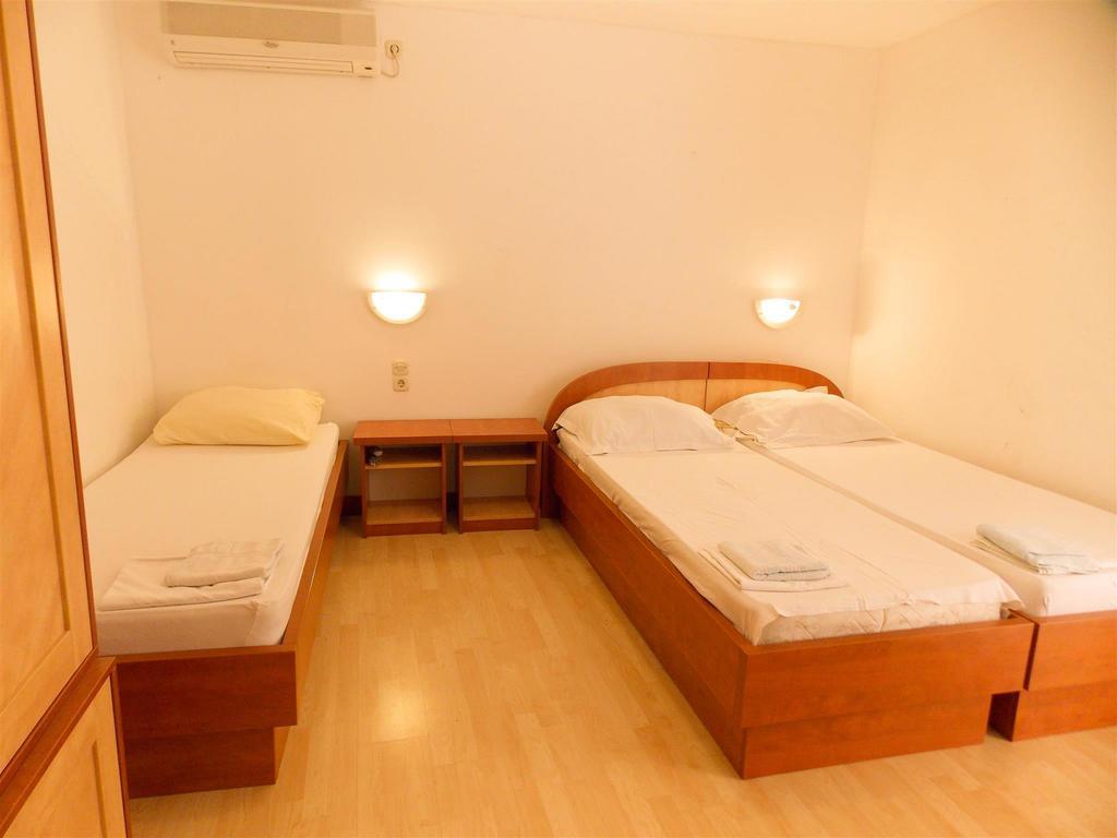 Apartments Frane (Adults Only) Novalja Room photo